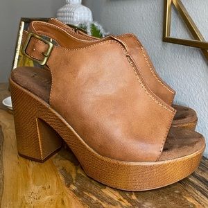 Womens Block Heel Clogs